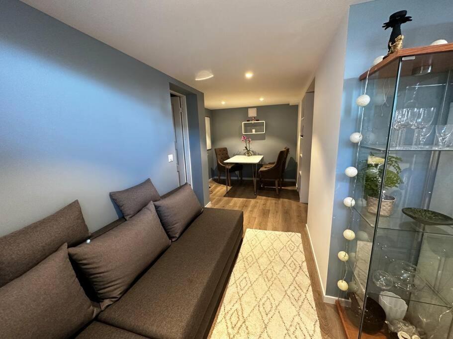 Ålesund Basement Apartment With Parking מראה חיצוני תמונה